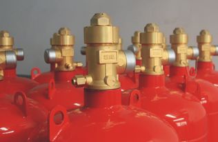 七氟丙烷氣體滅火系統中容器閥與儲氣裝置的關鍵作用解析